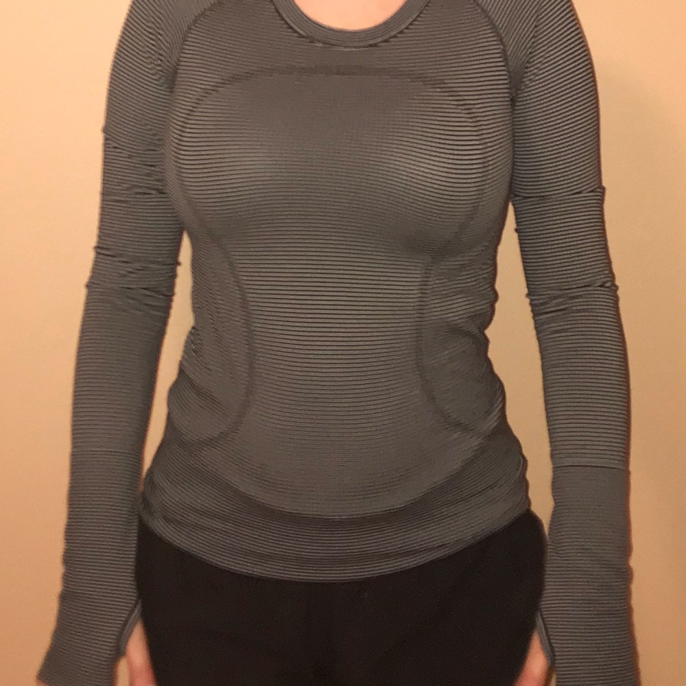 Lululemon top size 2